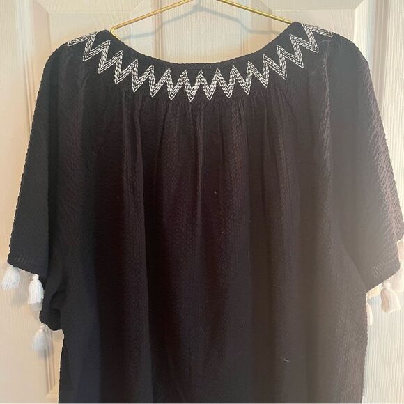 Crown & Ivy Black Top with White Embroidery & Tassles - Picture 6 of 6